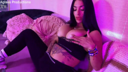 The Official Egypt - Horny Babe Pre Work Out Handjob